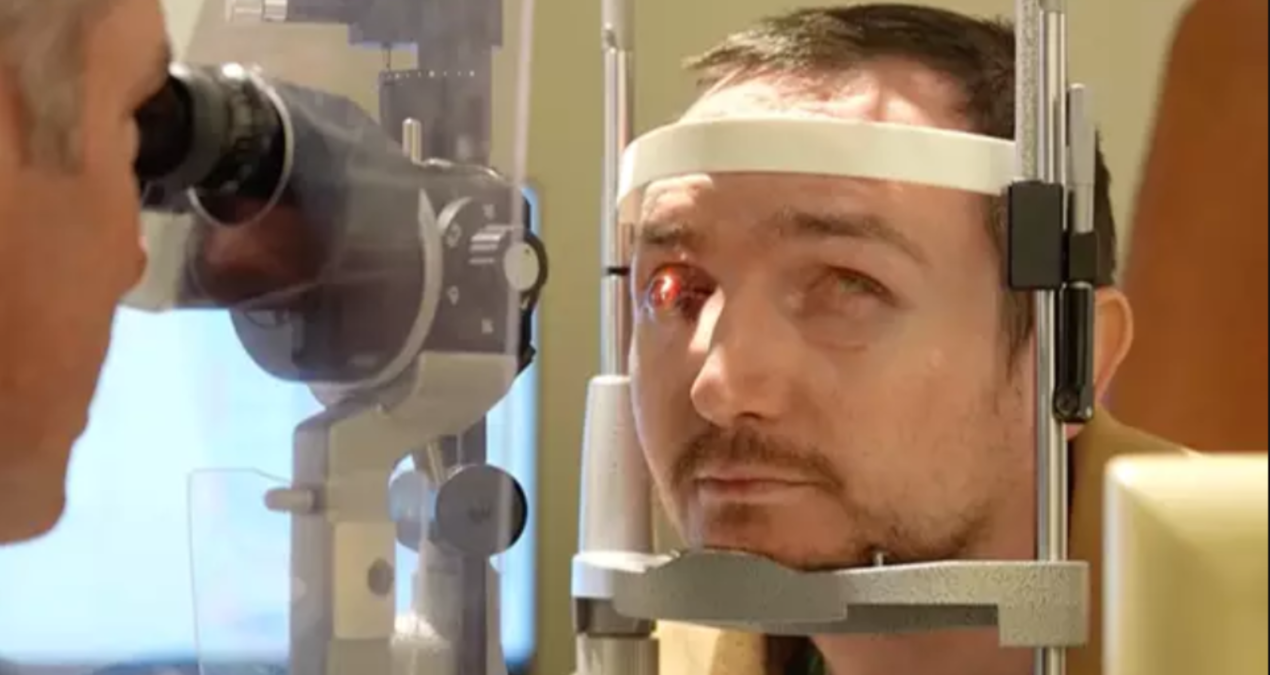 agzindaki dis gozune takildi 20 yil sonra korlukten kurtuldu cvTTckYu