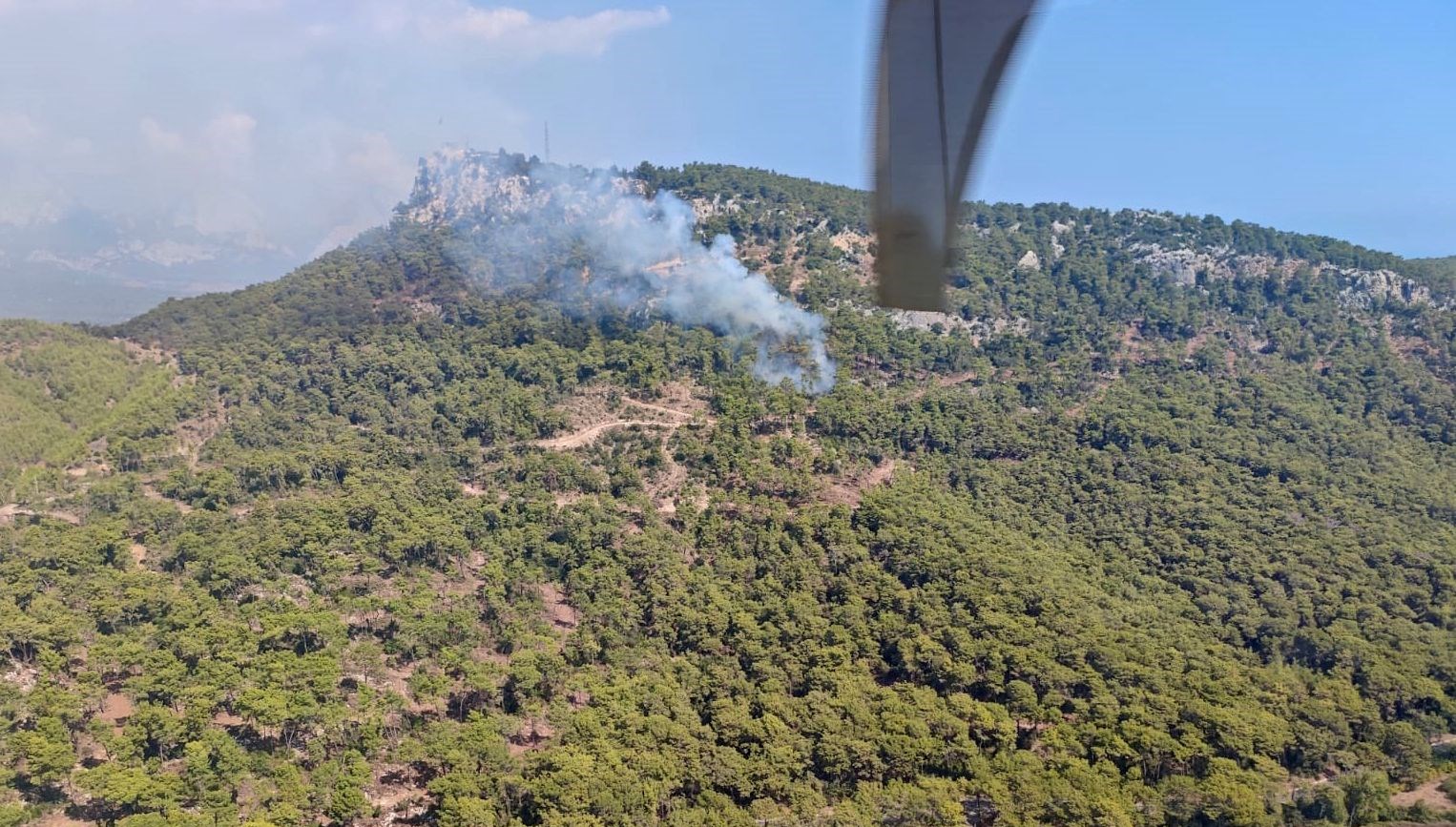 antalyada orman yangini mudahale suruyor 4FdnFIgE