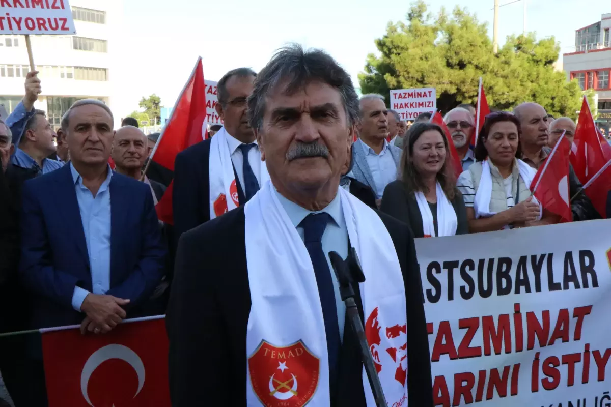 astsubaylar haklari icin yurudu JuKmEVMY