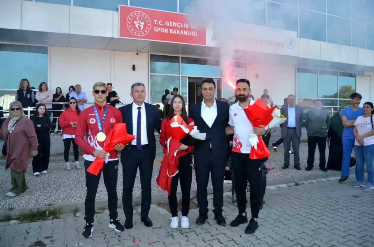 boludan iki dunya sampiyonu f34D9TfX