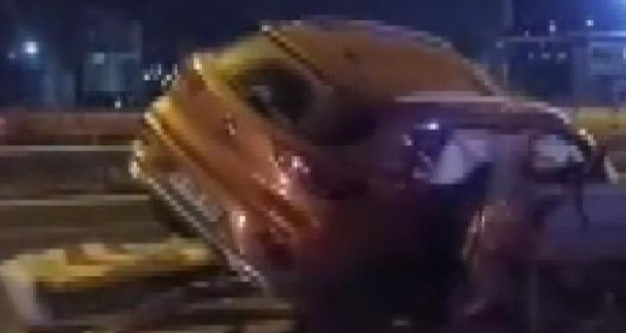 kaza sonrasi arac bu hale geldi 1i agir 3 yarali mxZIlmFV