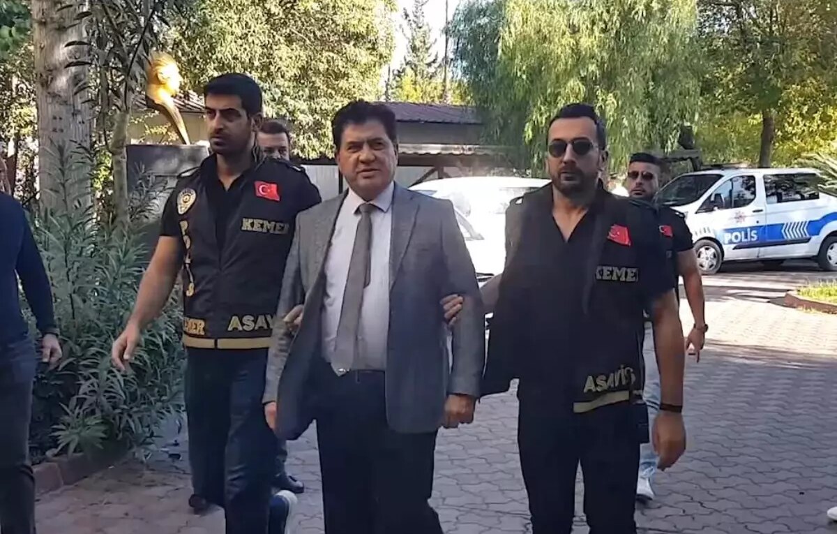 eski kemer belediye baskani mustafa gul tutuklandi 1jZ1ZePw.jpg