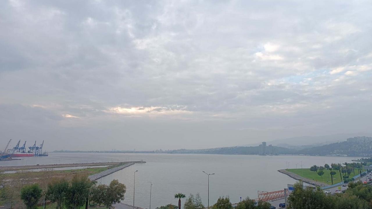 izmir korfezi alarmda kotu koku sahilleri esir aldi JefYbBHI.jpg