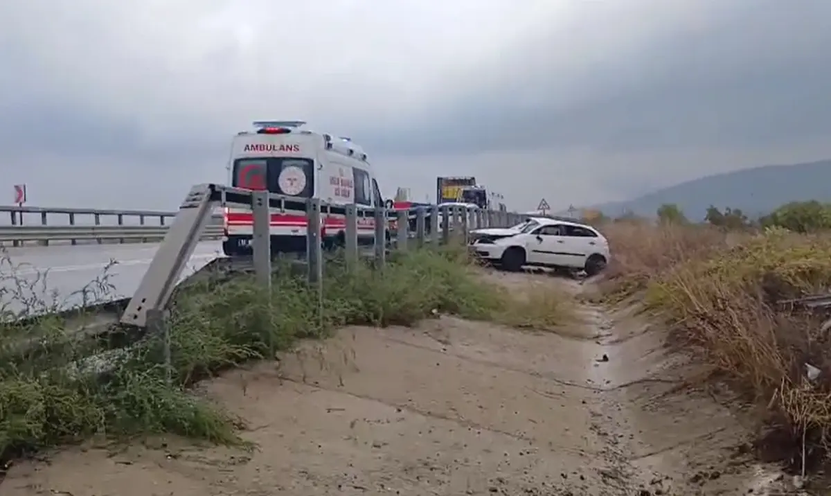 iznikte su kanalina dusen otomobilde 4 yarali GaNlqPJP