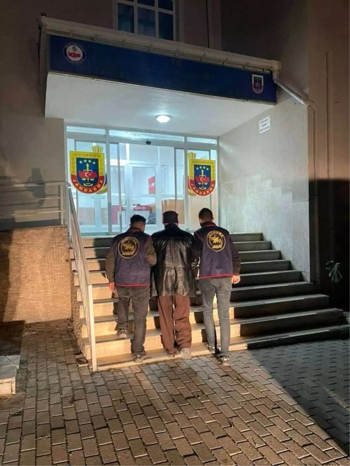 kutahyada cinsel istismar hukumlusu yakalandi TmUdnJzv.jpg