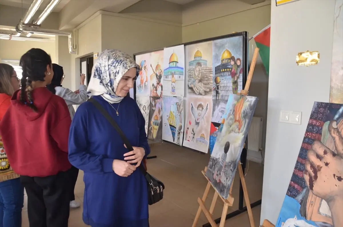 musta filistin konulu konferans ve resim sergisi duzenlendi V75pKw2w