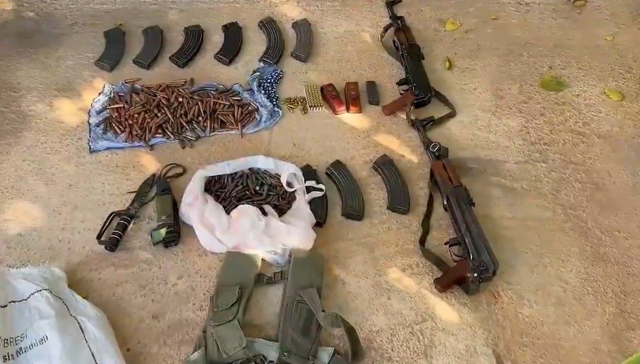 tas ve tezek arasinasilah ve uyusturucu gizlemisler 12 gozalti edM2HENv.jpg