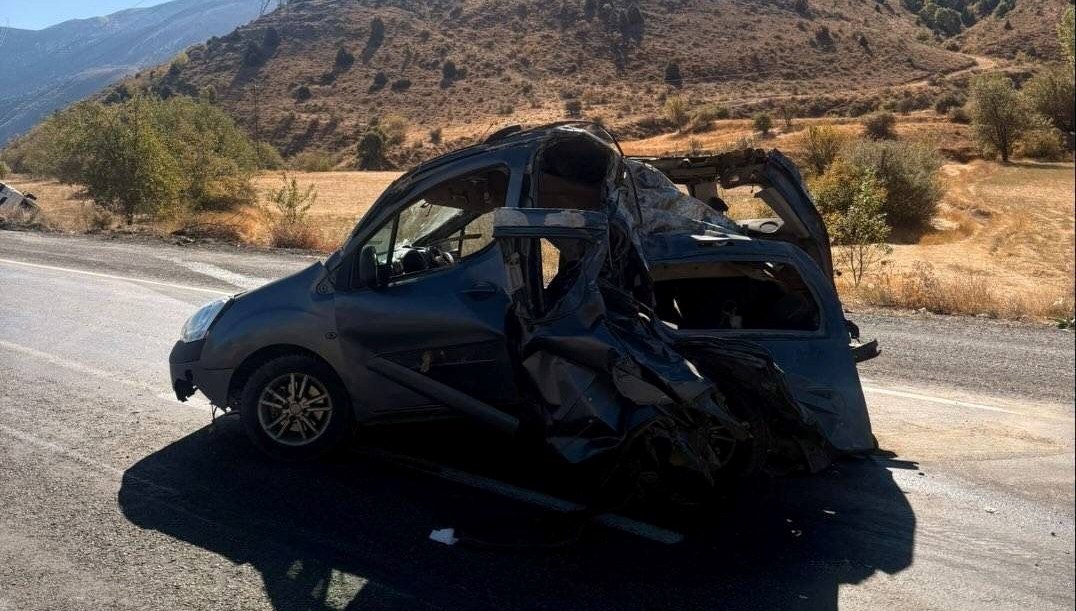 tatvanda trafik kazasi 2 yarali taWNj2CZ