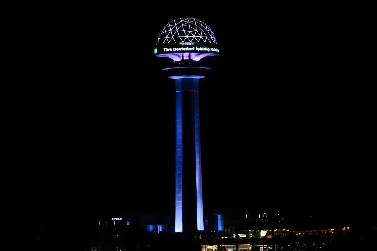 turk devletleri isbirligi gununde ikonik yapilar turkuaz isildadi RxUSP1pc