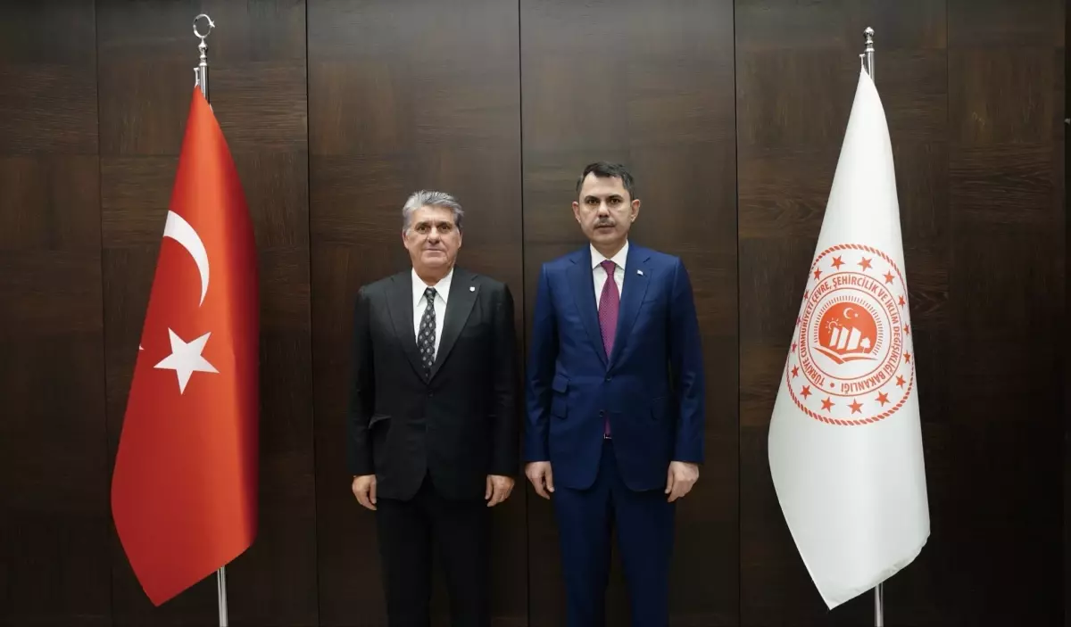 bakan kurum bjk baskani adali ile gorustu OVIK4XVr.jpg