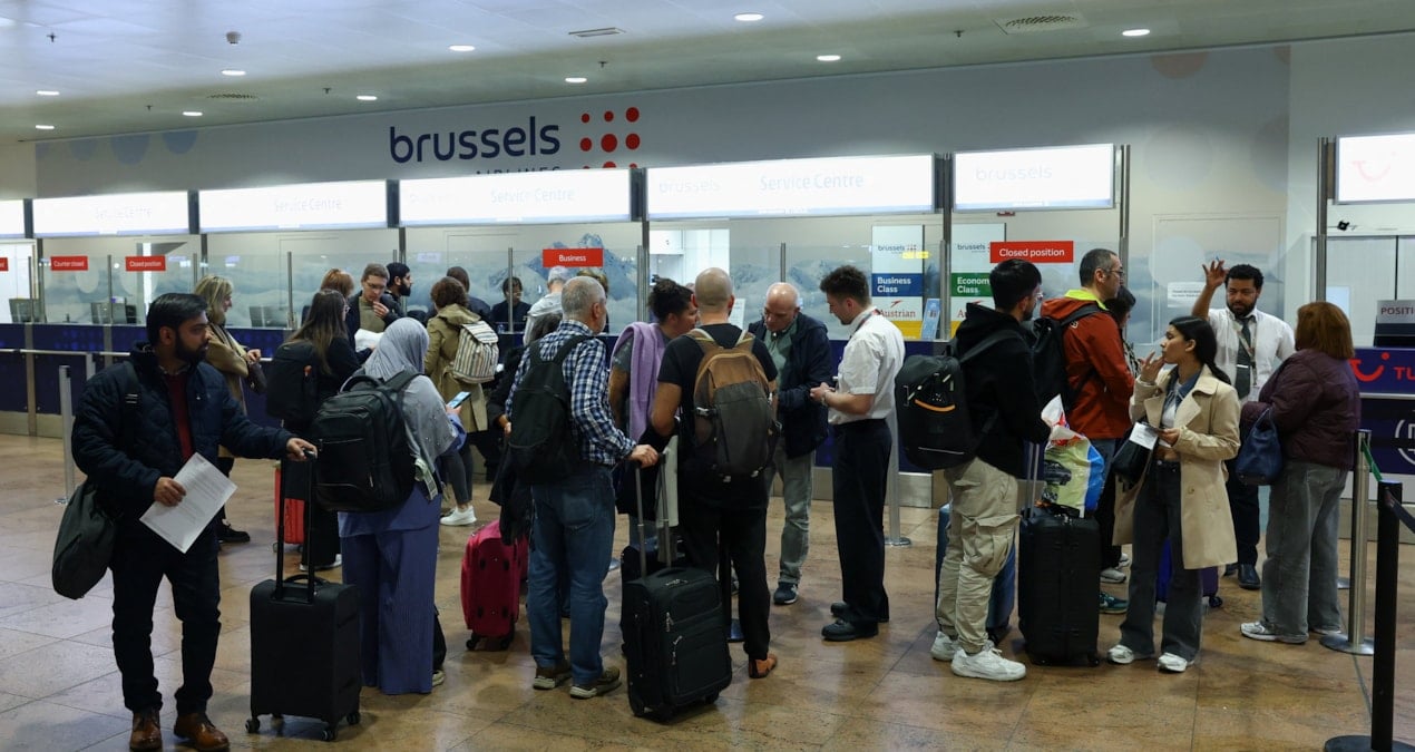 kimligi belirsiz iha hava limanini kapattirdi wjSPFNrb.jpg