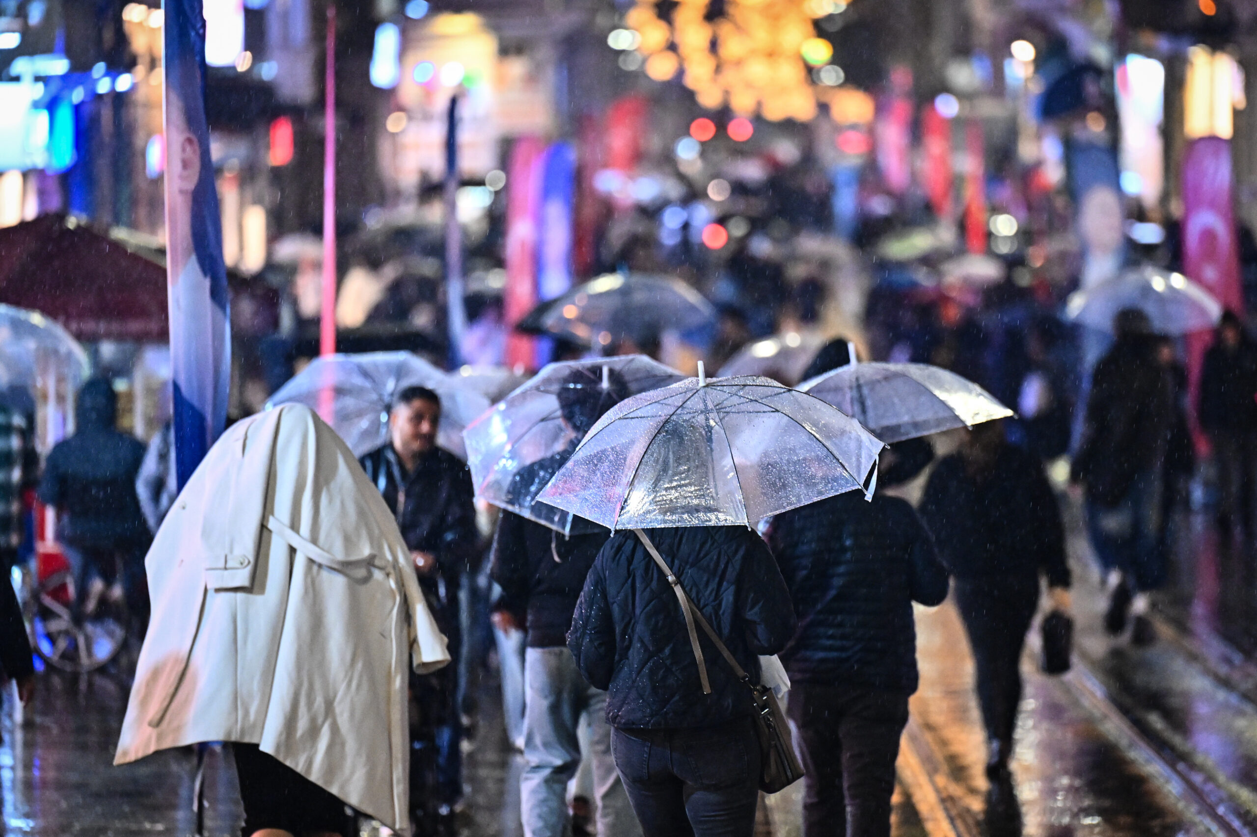 meteorolojiden 30 il icin uyari saganak yagis etkili olacak JeJNzsyF.jpg