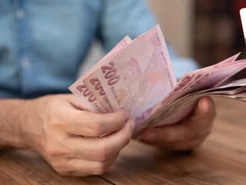 Emekçi ve emekliye mevzuatta ve sözleşmede öngörülen zamların dışında ek artış yapılmayacak: İktidar kapıyı kapattı