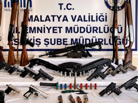 Sosyal medyada silahla paylasim yapanlar tek tek yakalandi 56 gozalti S44yM66b